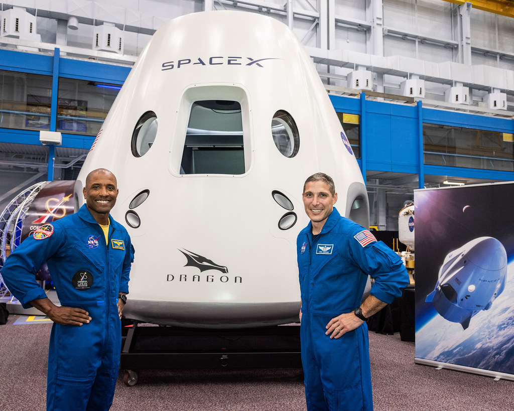 Boeing Starliner Vs SpaceX Dragon : Which Spaceship Will Dominate The ...